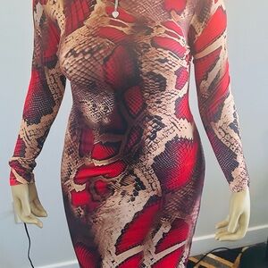 Long sleeved snakeskin dress ❤️